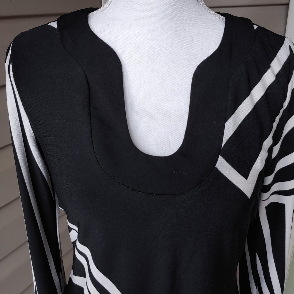 Forever Black White Geometric Minimalist Tunic Sheath Midi Dress - Picture 7 of 7